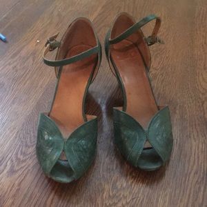 FRYE emerald green leather pumps. Size 7. cUTE!!!